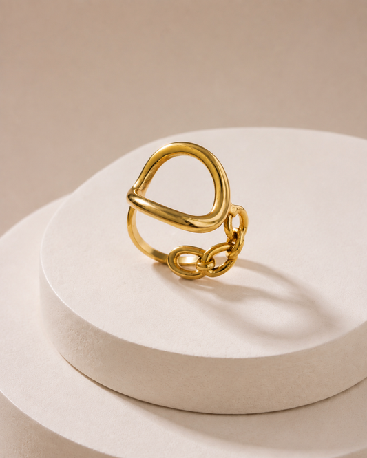 The Sculptural Link Abstract Ring