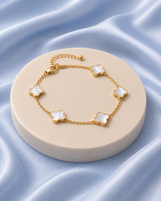 The Pearl Clover Motif Bracelet