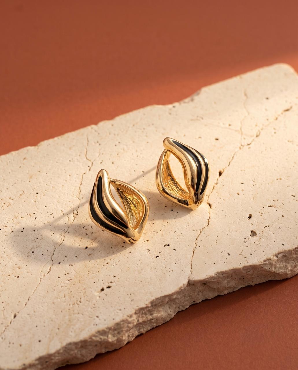 Onyx Wave Hoops
